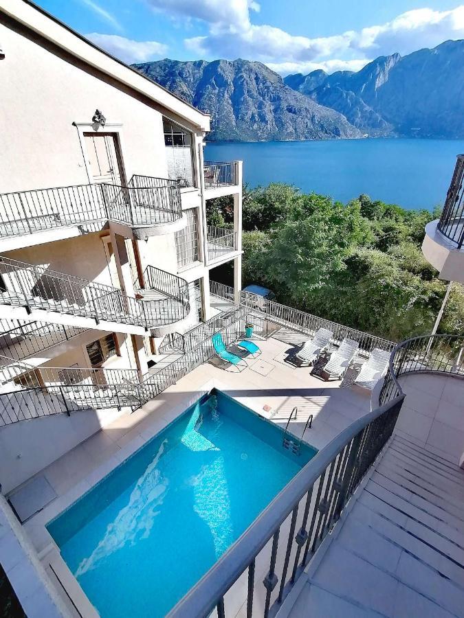 Bay Of Kotor View Apartment With Pool Прчань Екстер'єр фото