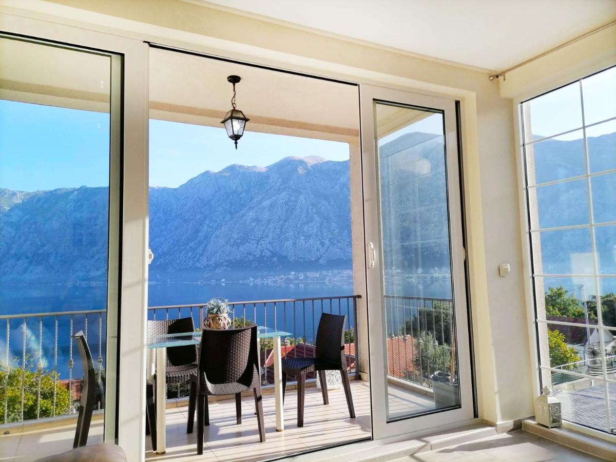 Bay Of Kotor View Apartment With Pool Прчань Екстер'єр фото